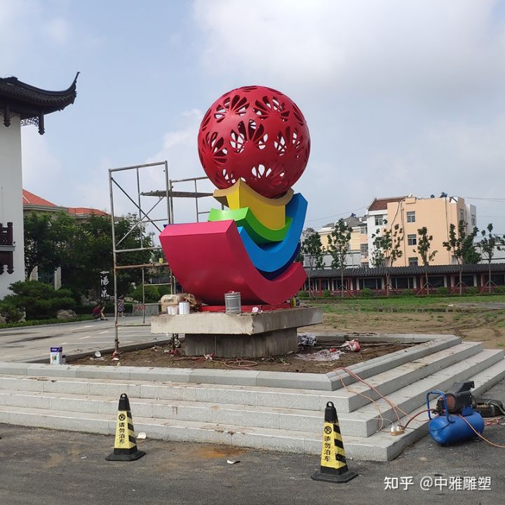 潮濕環境對玻璃鋼雕塑有什么影響？